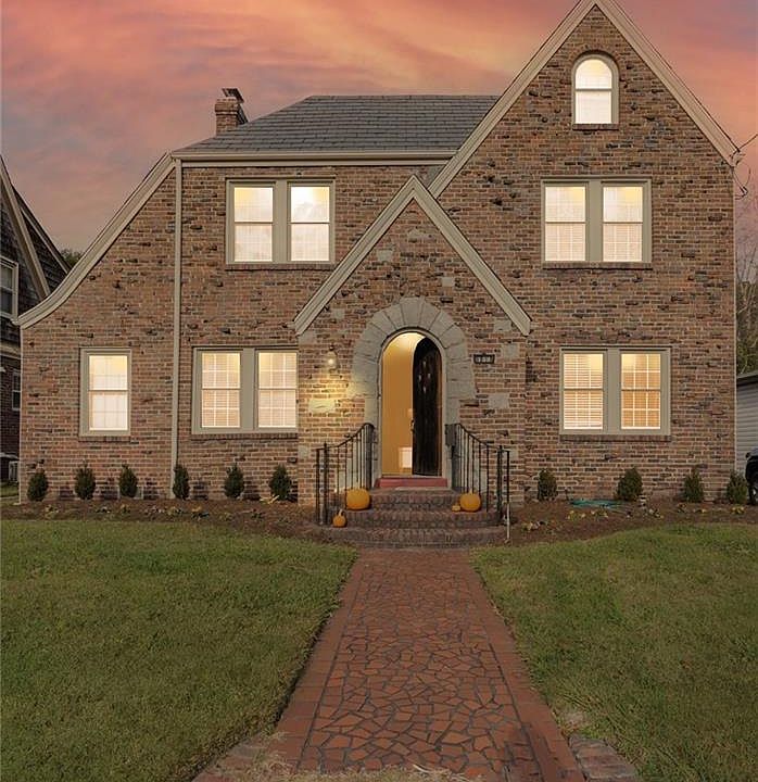 1st image of 132 Fayton Ave