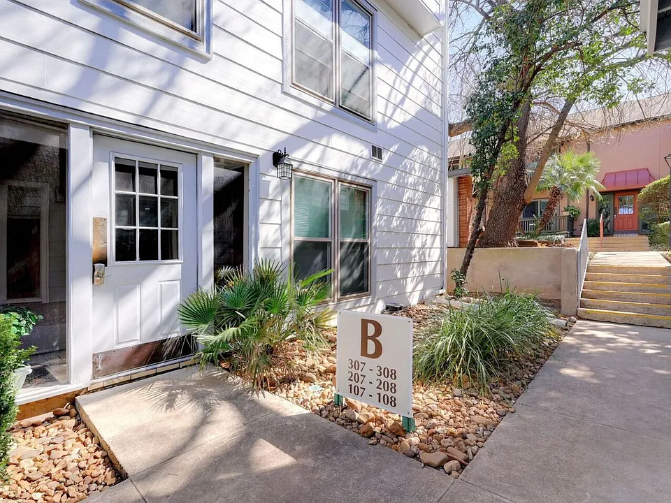 2300 Nacogdoches Rd #307B