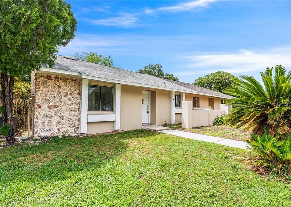 1st image of 9939 Piney Point Cir