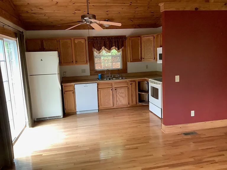 full kitchen
