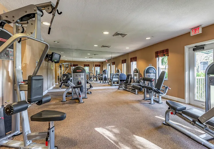 Rio Vista Village Apartments — Photo 4
