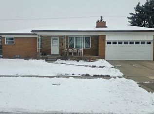 8565 Potomac Ave, Center Line, MI 48015