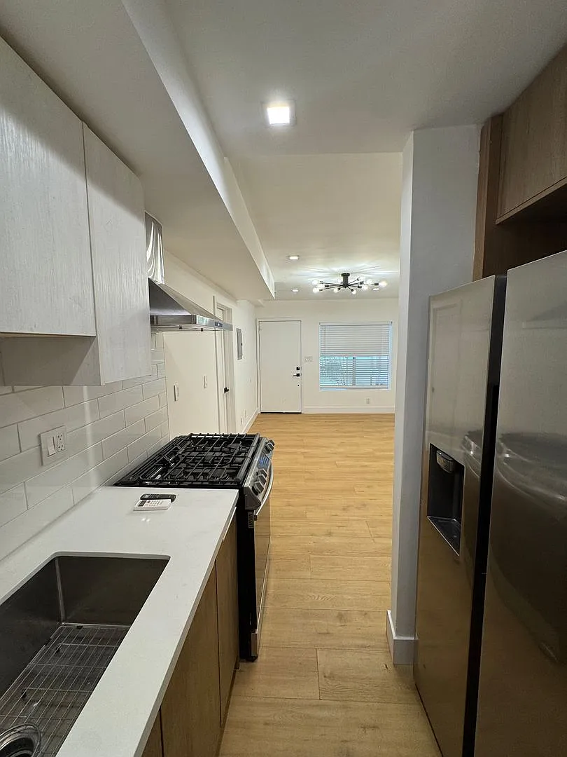 Building Photo - 121 Ximeno Ave #4
