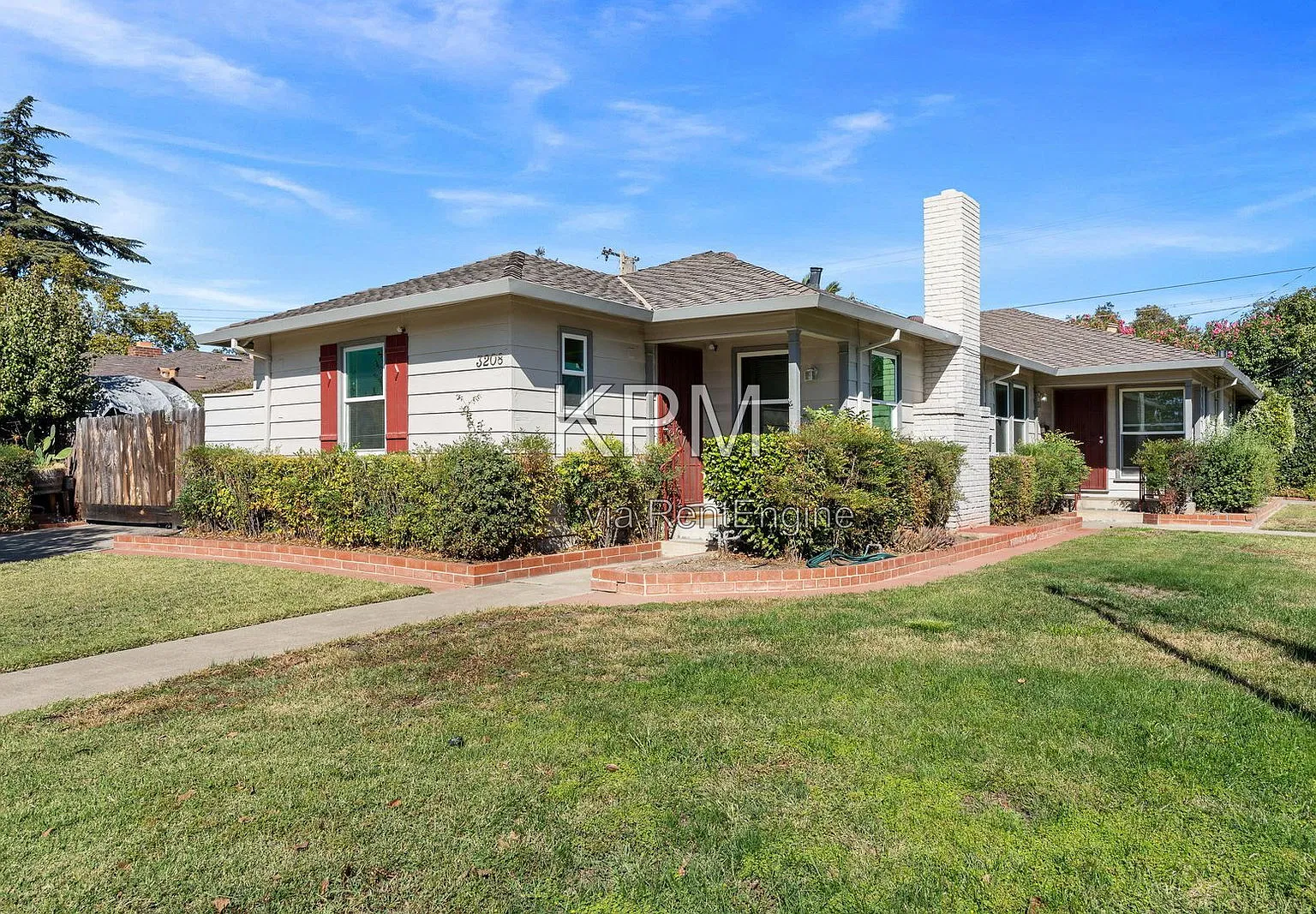 2 bed, 1.0 bath, 997 sqft, $1,695 — Photo 2