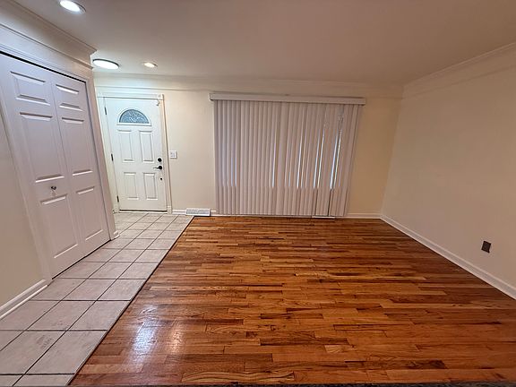 5th image of 27156 Shelbourne Dr
