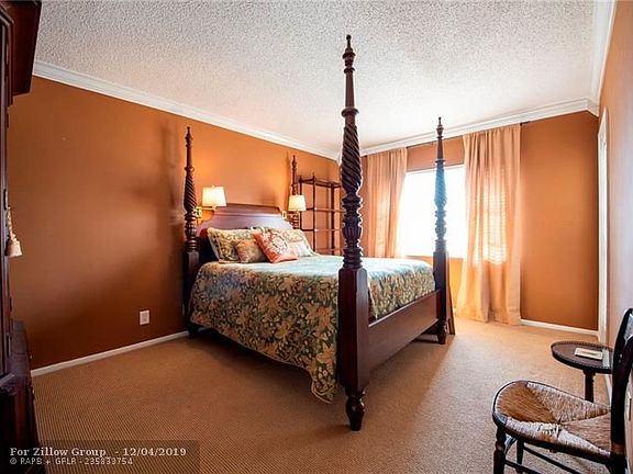 4th image of 3010 NE 16th Ave APT 204