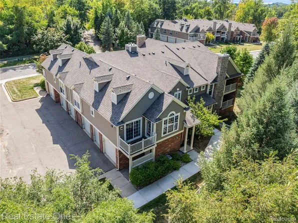 4259 Deeside Dr, Brighton, MI 48116