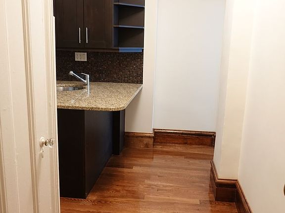 2nd image of 170 W 74th St APT 610