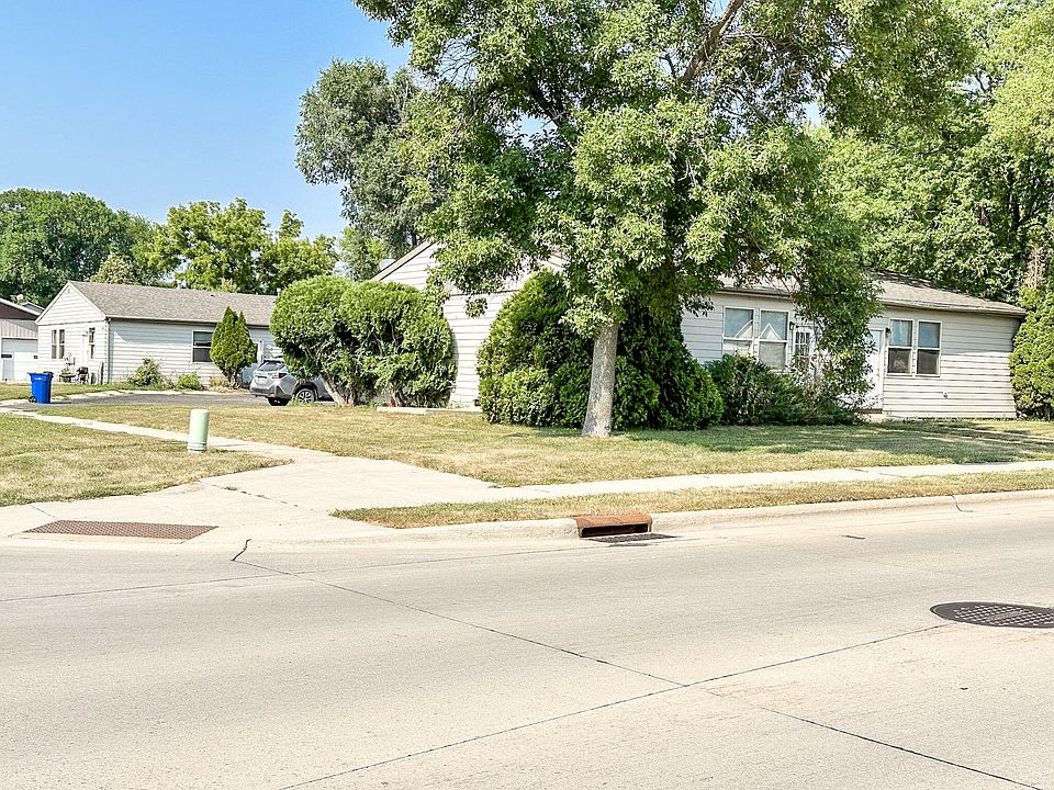 1st image of 604 1st Ave