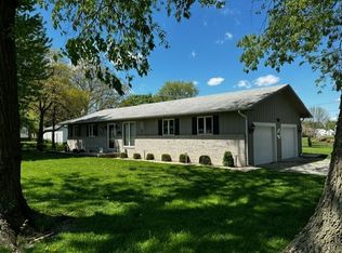 401 W Cedar St, Le Roy, IL