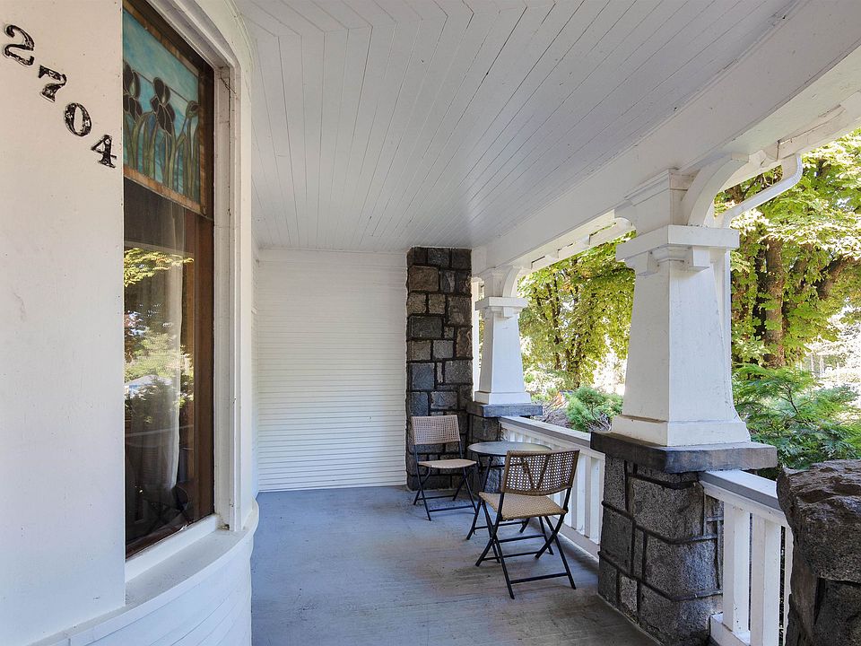 2704 W 12th Ave, Vancouver, BC V6K 2P6 MLS R2718847 Zillow
