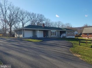 545 3rd St, Romney, WV 26757