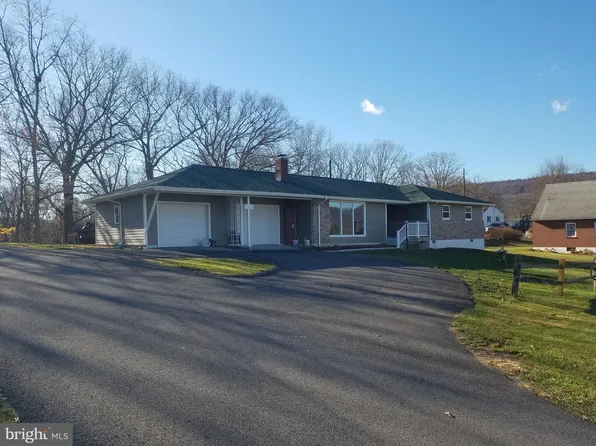 545 3rd St, Romney, WV 26757