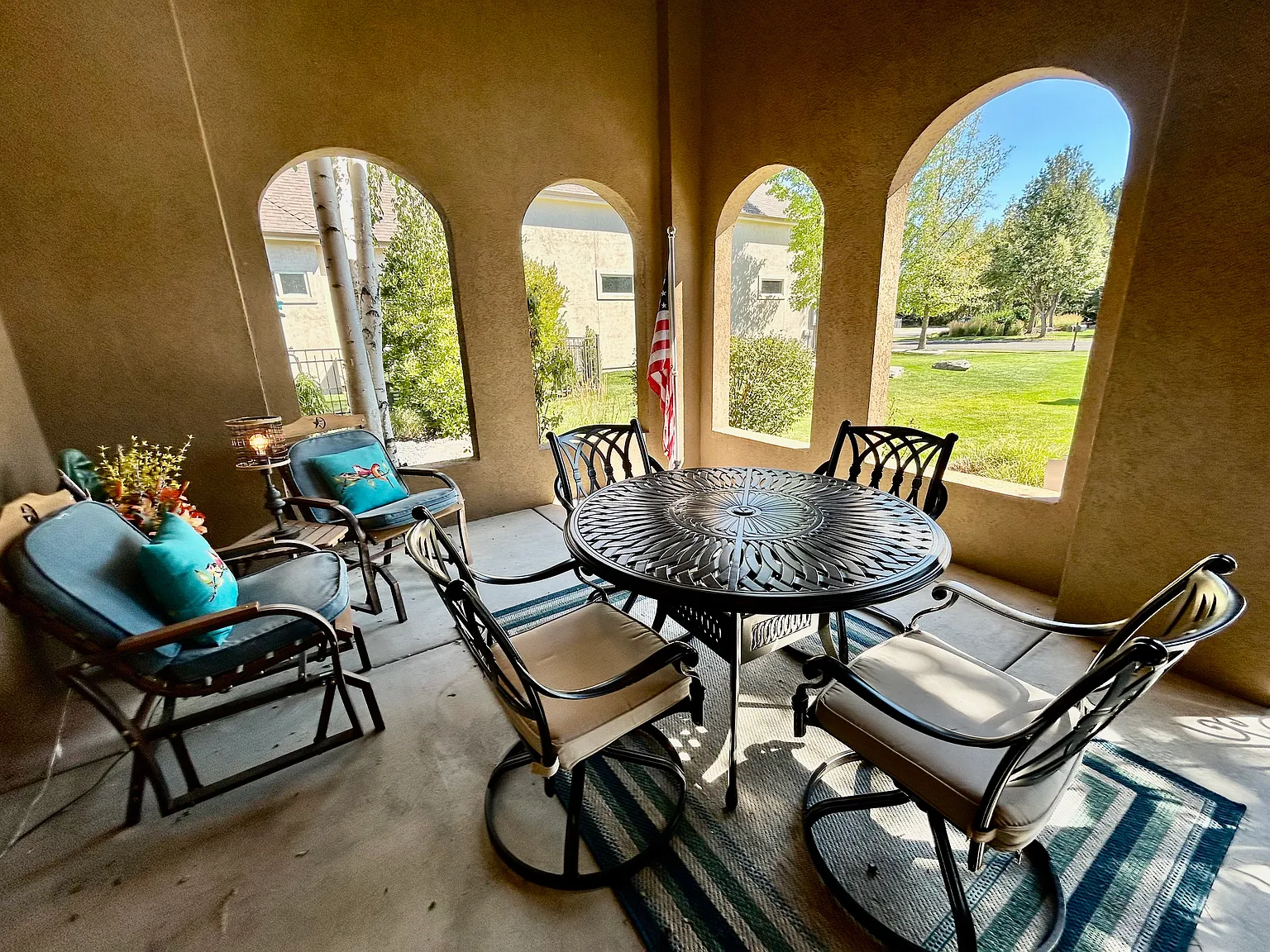 4 bed, 3.5 bath, 3950 sqft, $5,995 — Photo 3