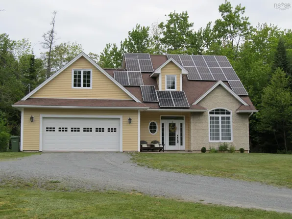 2249 Sackville Dr, Halifax, NS B4E 3C6