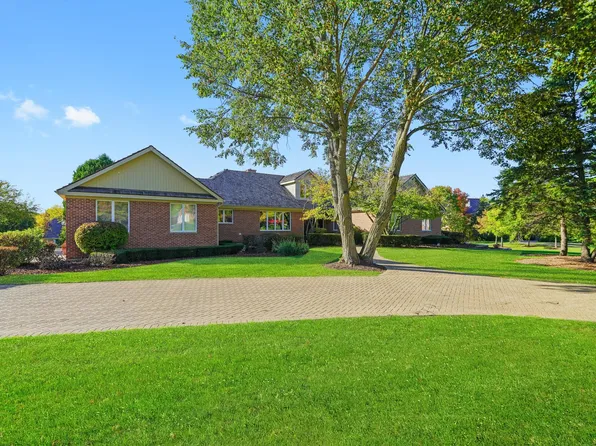 510 W Lancaster Ct, Inverness, IL 60010