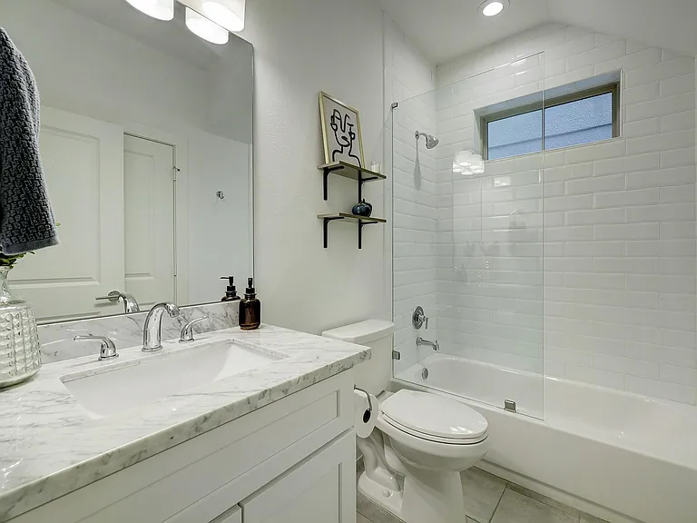 4214 Eli St #B — Photo 8