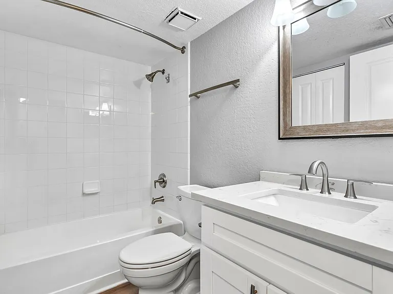 5684 Baywater Dr — Photo 19