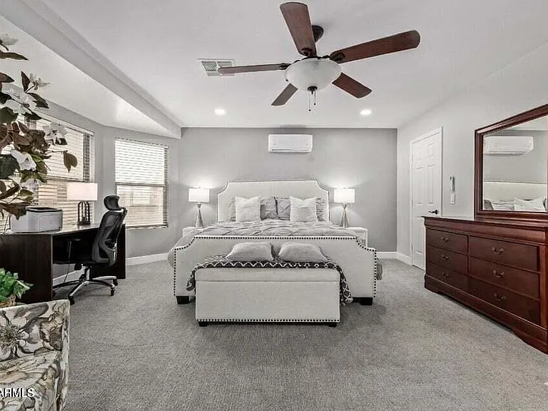 10617 W Daley Ln — Photo 55