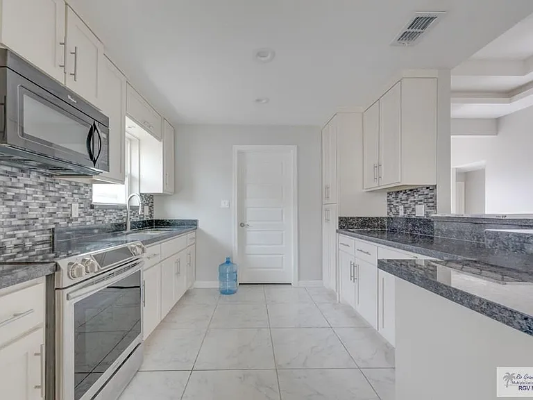 2688 Naples St — Photo 5
