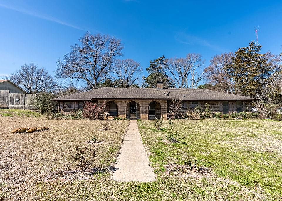 1st image of 107 Mustang Dr