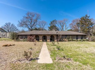 107 Mustang Dr, Palestine, TX 75801