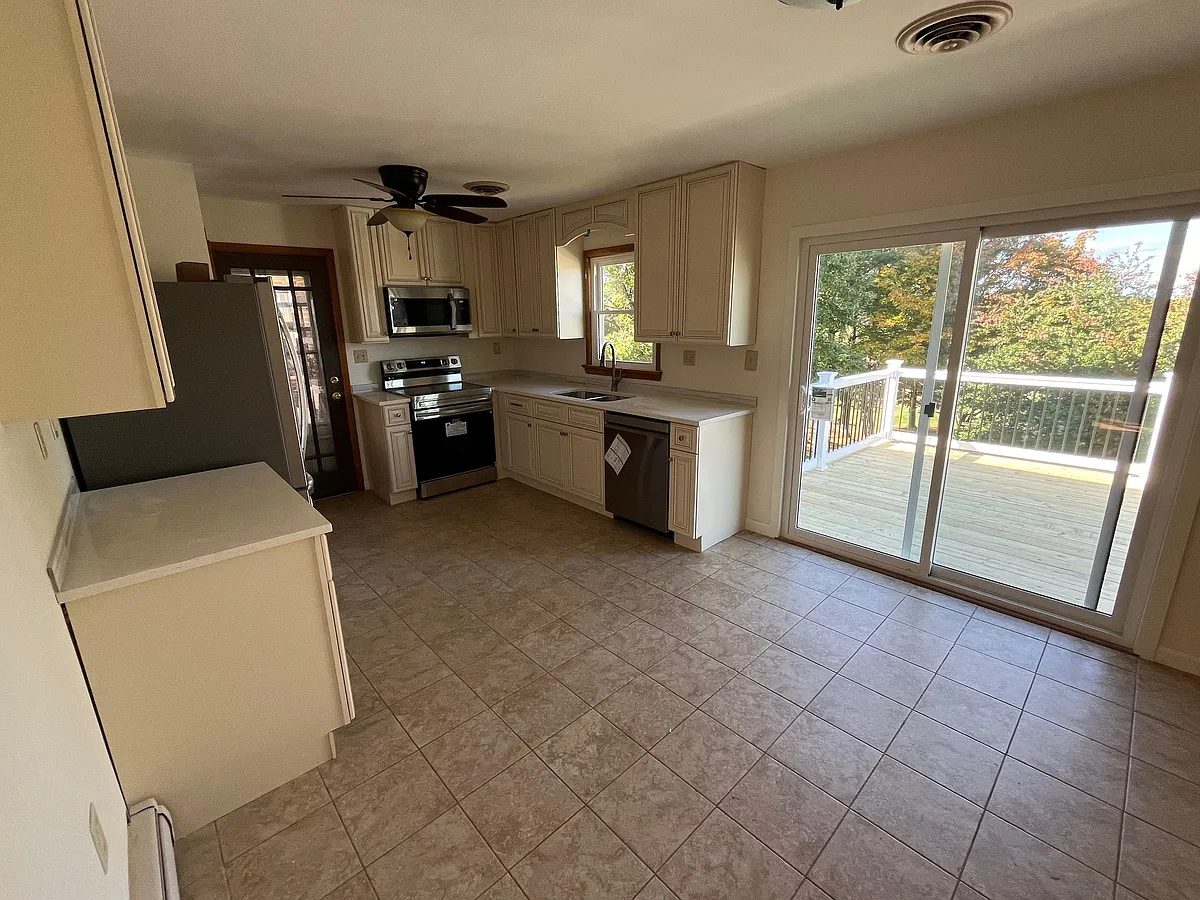 New kitchen cabinets, countertops, appliances - 502 Buffalo Rd