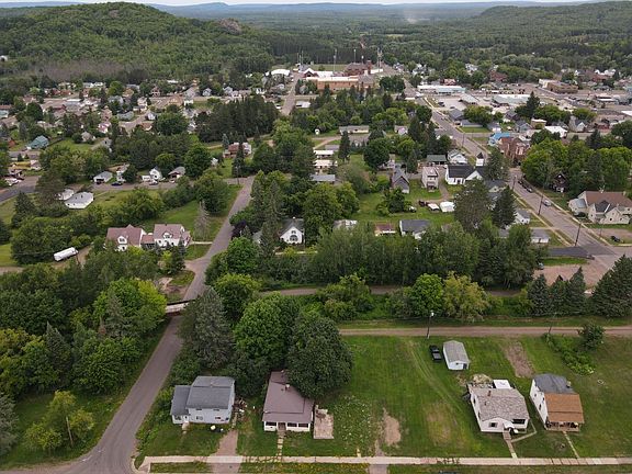 3rd image of 118 1st Ave
