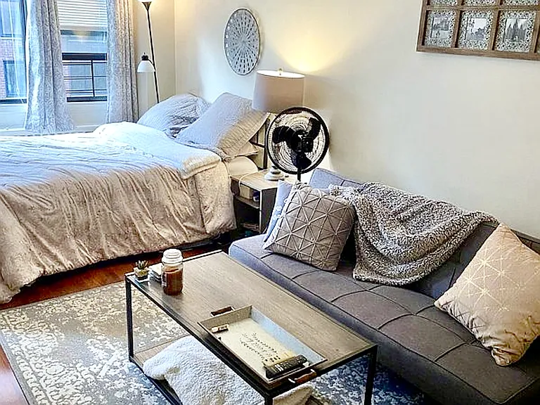 335 E 51st St #3B — Photo 11
