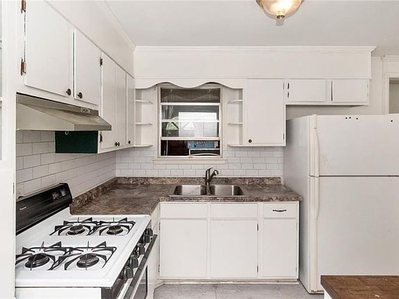 Kitchen-recently painted