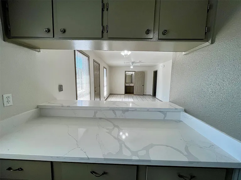 1042 W Village Ct #D — Photo 15