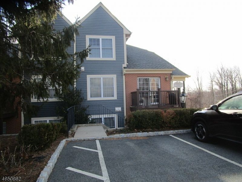 1st image of 354 Cambridge Dr #354
