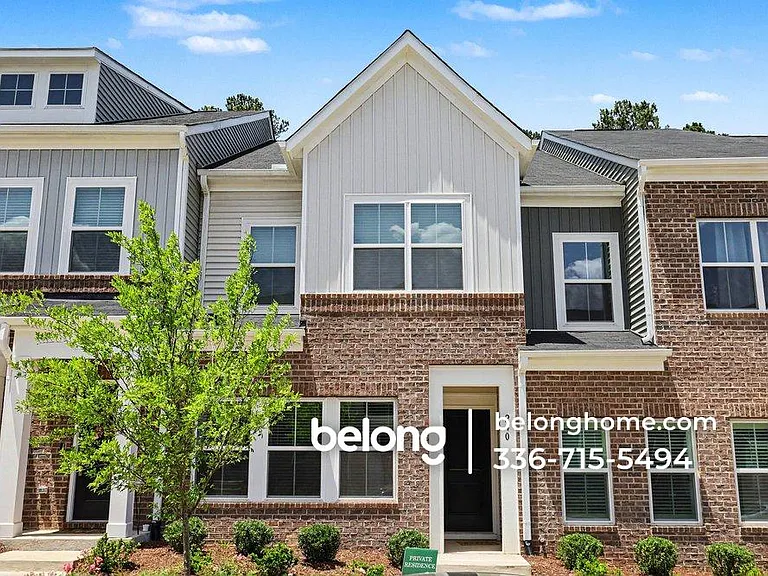 240 Chesapeake Commons St — Photo 1