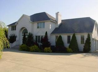 30 Alpine Estates Dr, Cranston, RI 02921