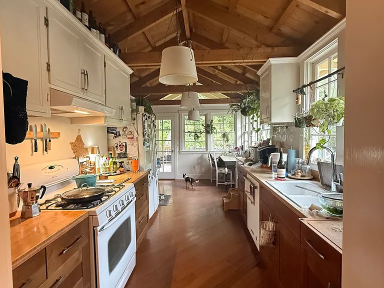Breakfast nook towards windows