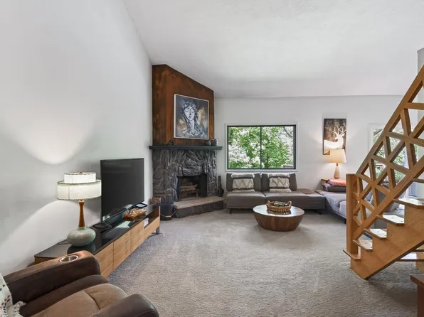 14308 Fairway Dr, Eden Prairie, MN 55344