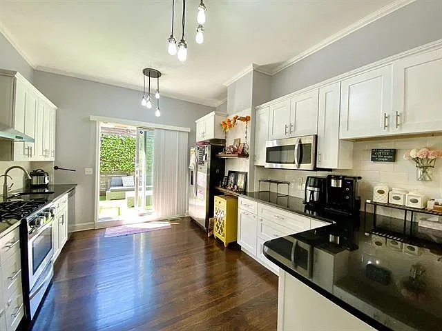217 Cambridge Ave — Photo 9
