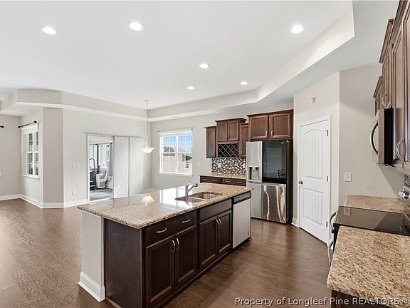 5th image of 414 Longthorpe Rd