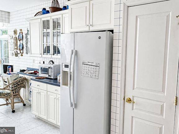 5th image of 17 Sweetwater Dr