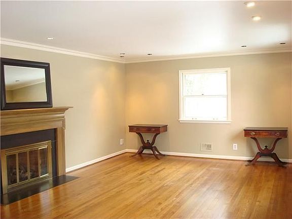 3rd image of 1169 Regency Dr