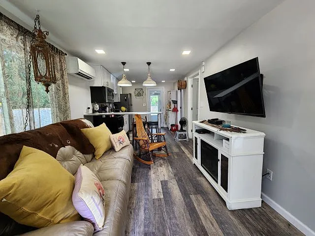 334 E Chestnut Ave — Photo 4