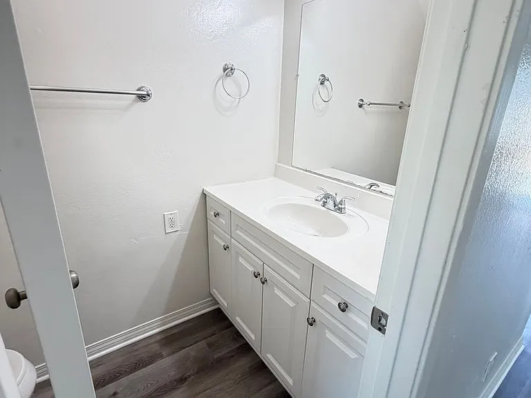 7525 Pacific Ave — Photo 4