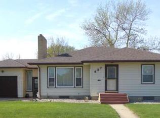 437 12th St, Windom, MN 56101