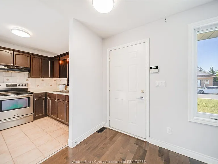 1465 Foster Ave — Photo 6