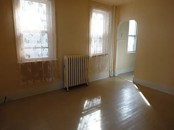 123 N Meade St — Photo 5