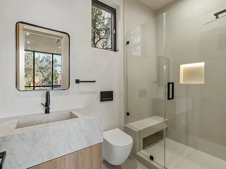 824 N Curson Ave — Photo 33