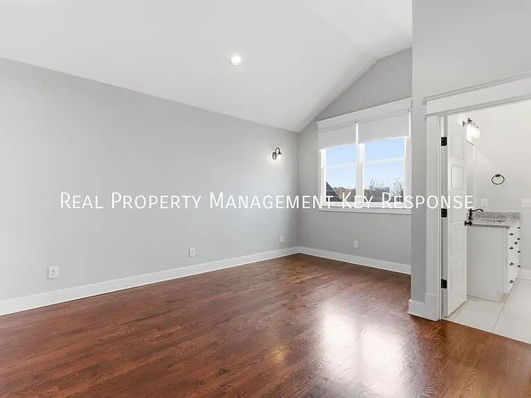 2209 20th Ave S — Photo 34