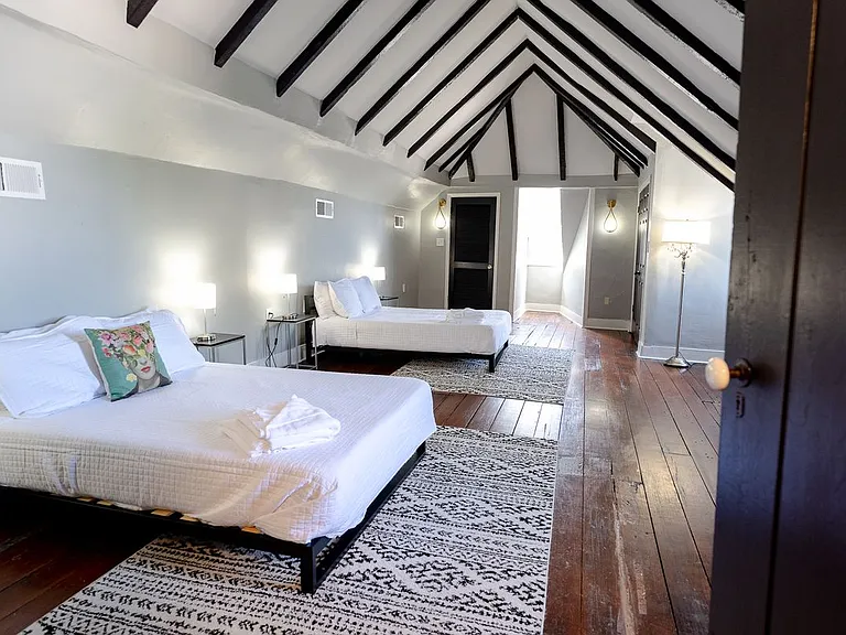 1433 Esplanade Ave — Photo 34