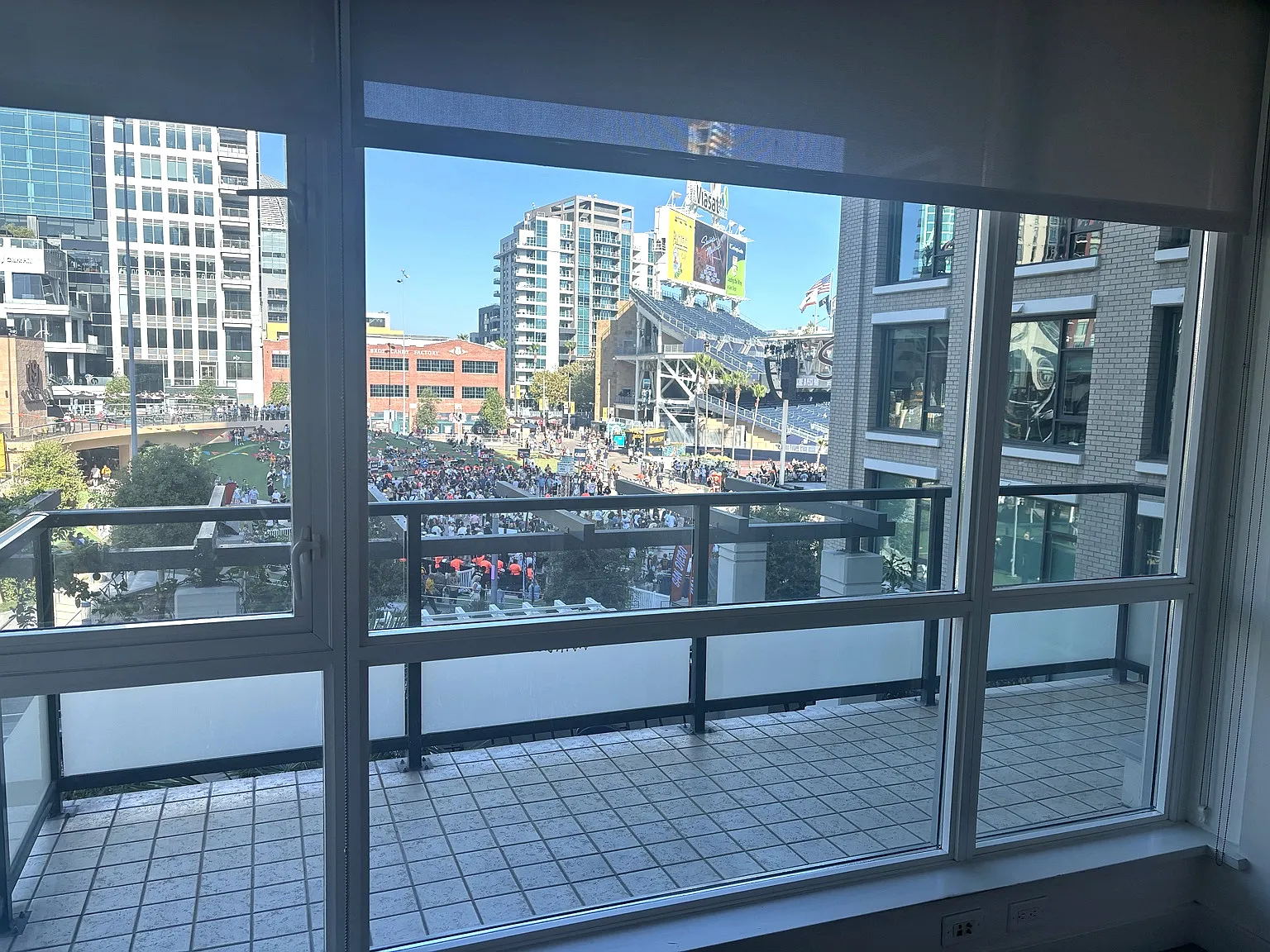2 bed, 853 sqft, $3,795 — Photo 4