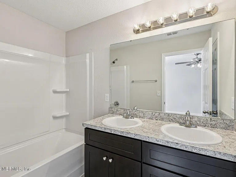 5453 Wabash Blvd — Photo 24